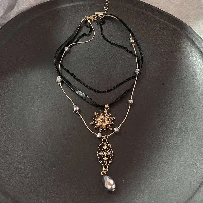 

2026 Vintage Brown Natural Stone Pendant Necklace for Women Fashion Geometric Long Leather Rope Necklace Sweater Chain Jewelry Gift