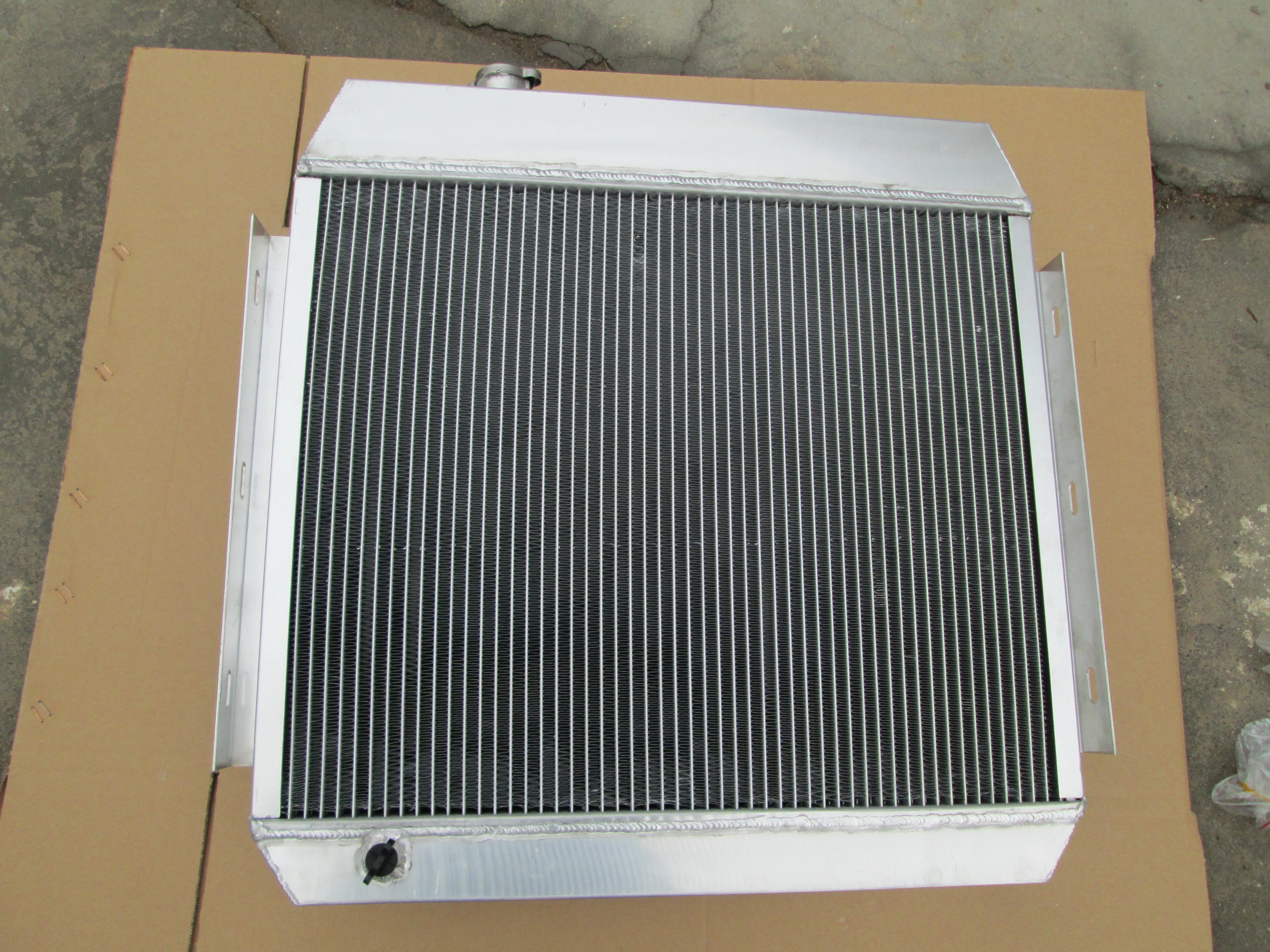 62MM 3 Row Core Aluminum Radiator for 1955 1956 1957 Chevy Bel Air/Del Ray/Nomad/Two-Ten/One-Fifty Series