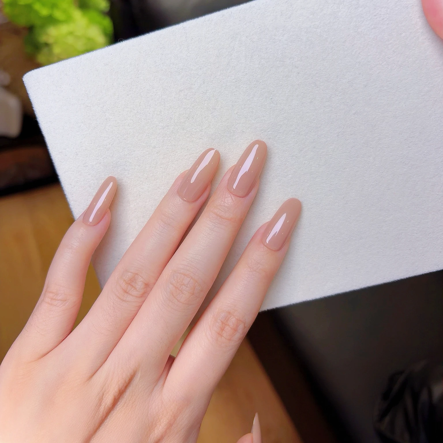 10Pcs Purely Handmade Wearable Nails in a Plastic Box [Colorhersu] Low-Saturation Warm Nude Color, Understated and Not Flashy, with No Extra Decorations, Simple and Elegant, with a Moist and Soft Luster That Enhances the Complexion of the Hands, Suitable for Office, Business Meetings, and Daily Commuting