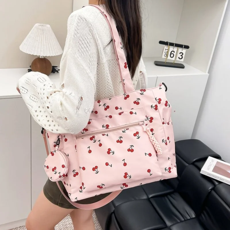 

High-End Luxury Leather Shopper Bag For Women Daily Use With Vintage Inspired Design And Solid Color Tote