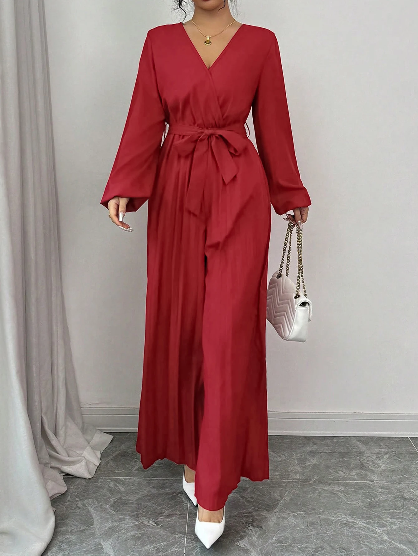 カジュアルフィットのラウンドネックジャンプスーツ、装飾要素なし、女性用ボトムウェア、アンサンブルスタイル