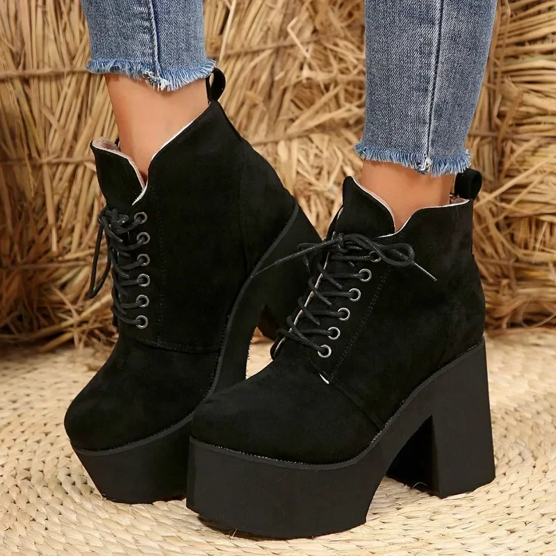 Scarpe da donna 2024 nuovi stivali da donna stringati autunno punta tonda in pelle scamosciata Solid Short Barrel Platform Chunky Heels Fashion Boots