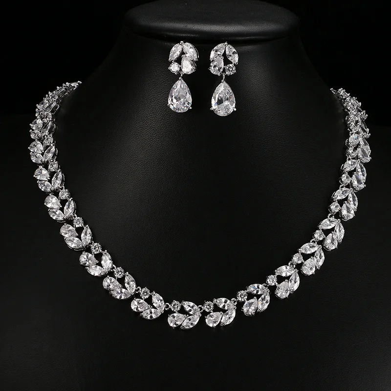 

Luxury Elegant Cubic Zirconia Bridal Jewelry Set, Premium Necklace Earrings for Women Wedding Evening Formal Banquet Gown