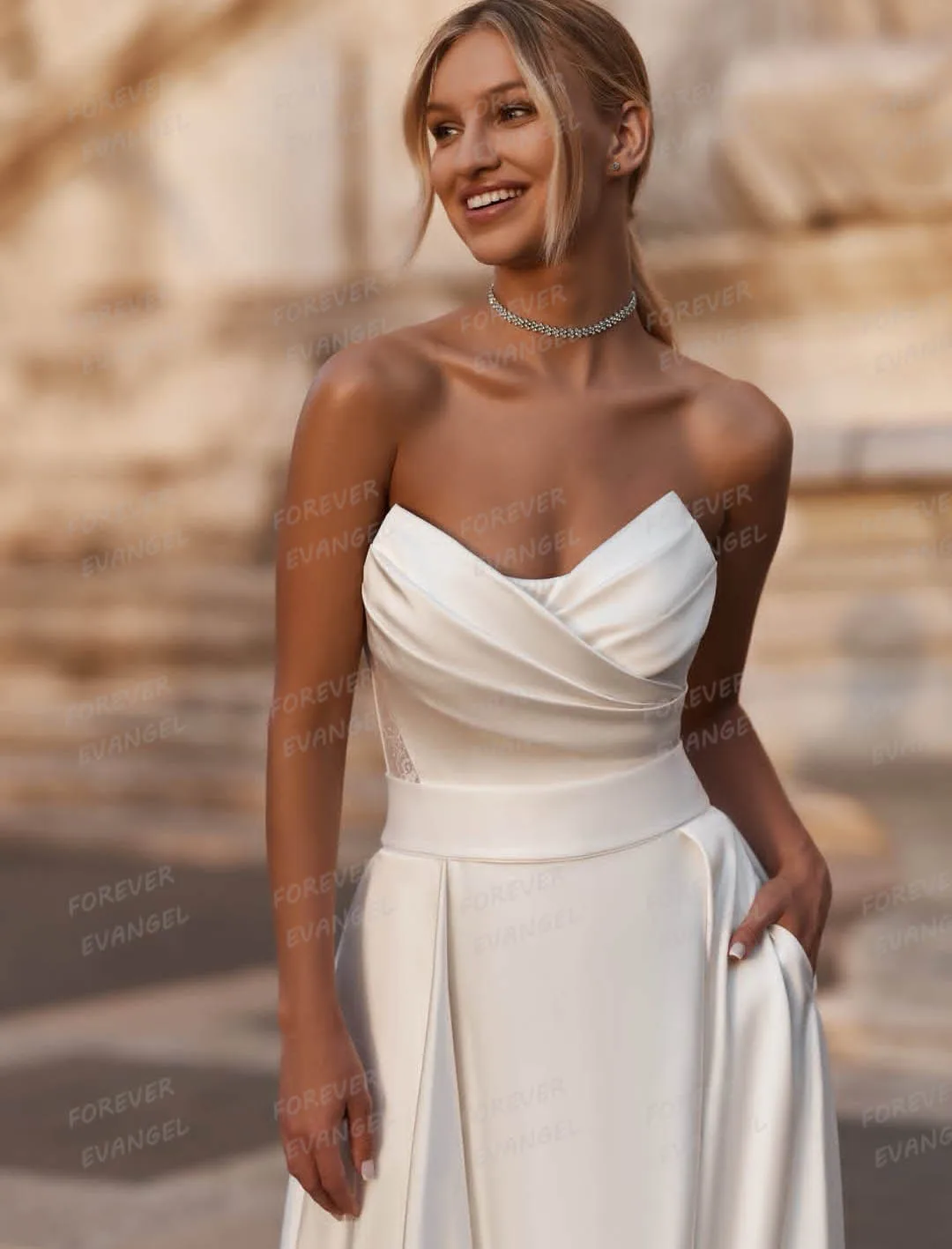 Einfache A-Linien-Brautkleider mit sexy Rüschen aus Satin, ärmellos, mit Schleppe, elegante Abendkleider, individuell anpassbar