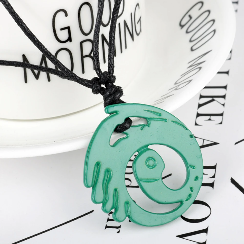 Game Cosplay Tomb and Raider Lara Croft Necklace Hollowed Green Pendant Neck Chain Jewelry Accessories for Gamer Fans Gifts