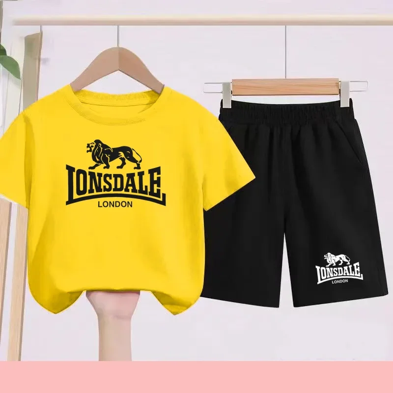 

Summer sport short-sleeved shirt and shorts set for children, suitable for everyday activities and outdoor use, perfect as a gif