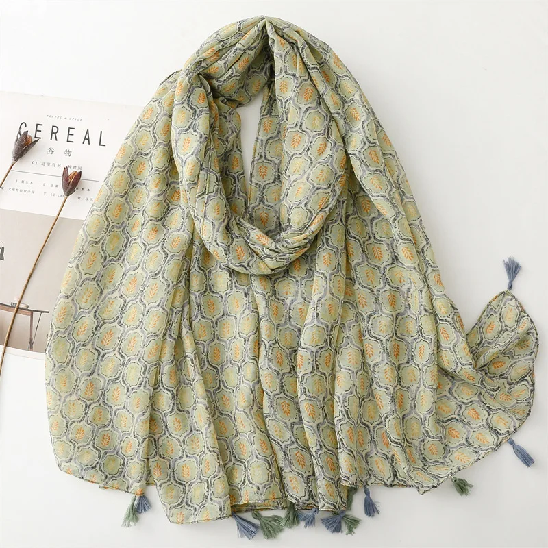 Designer Brand Women Scarf Vintage Print Lady Shawls Cotton Feeling Soft Oversize Hijabs Neck Headband Tassel Foulard