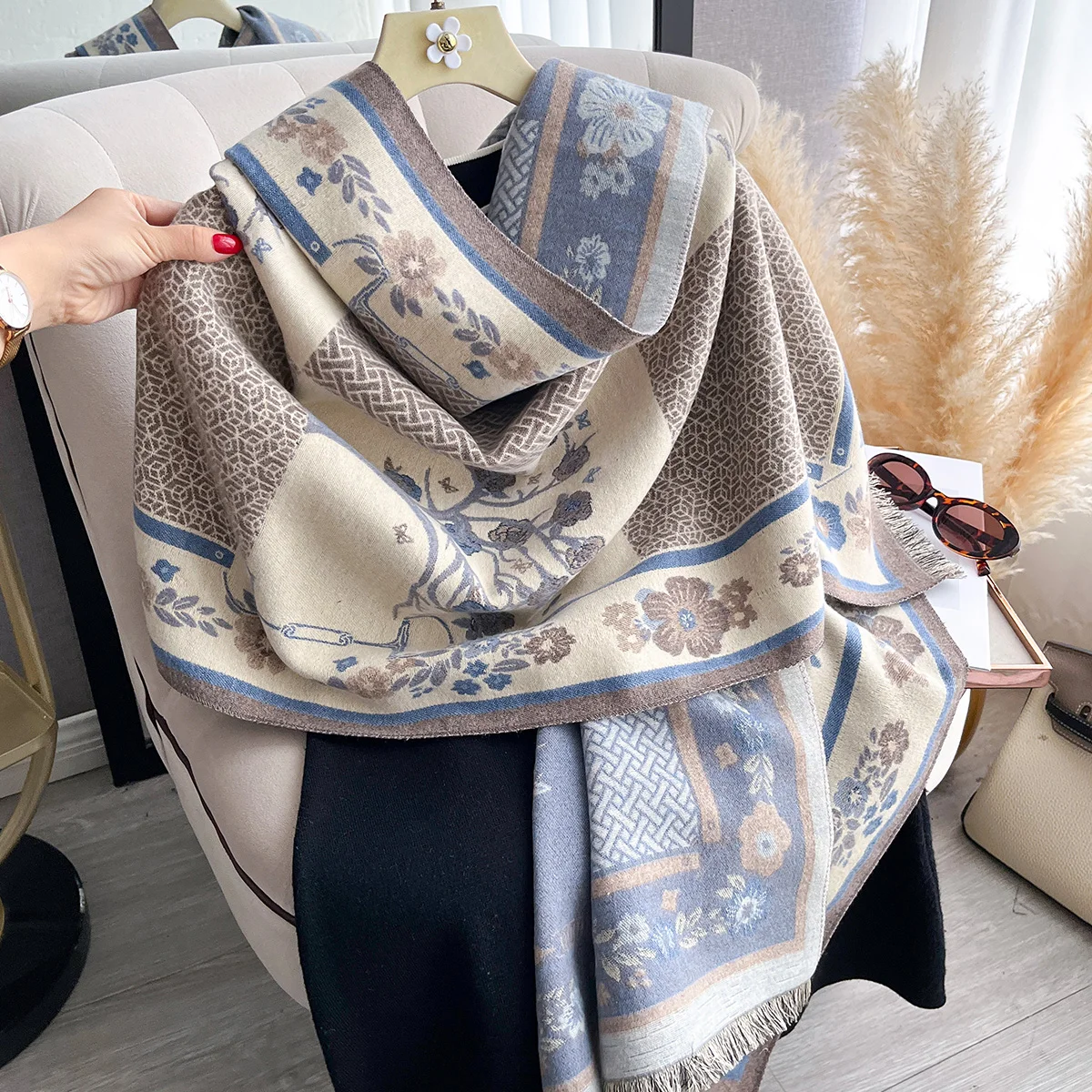 2025 New Women's Thick Jacquard Faux Cashmere Flower Scarf - Warm Simple Shawl for Autumn & Winter