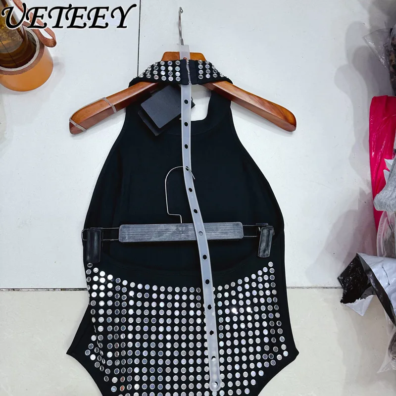 ライトラグジュアリーレトロシルバーホットダイヤモンドプライマーノースリーブロンパースボディスーツブラックプレミアムセクシーネックホルターベストジャンプスーツ女性用