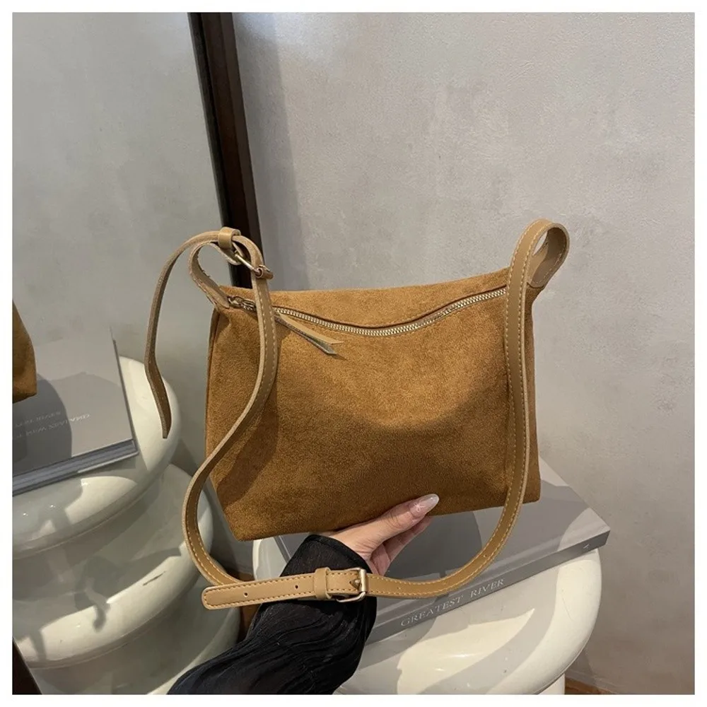 Boston-Stil Schultertasche mit Großer Kapazität, Wildleder, Verstellbarer Riemen, Umhängetasche mit Reißverschluss, Damenhandtasche für Pendler – Detail 11