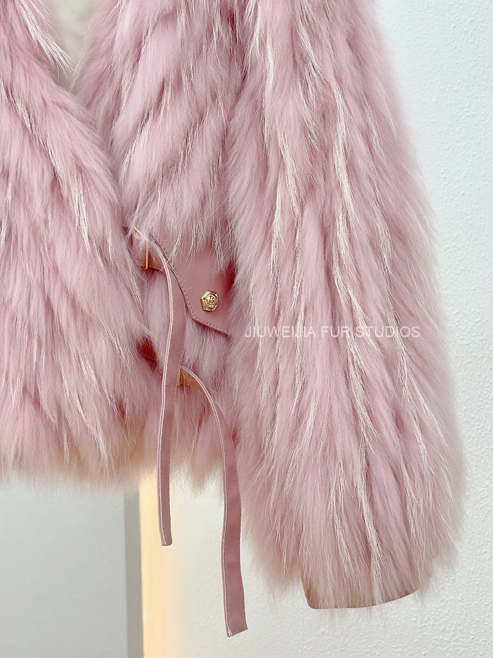 2026 Winter New Fur Strip Sewed Together Short Style Thin Raccoon Fur Fox Fur Coat Young Women's Coat