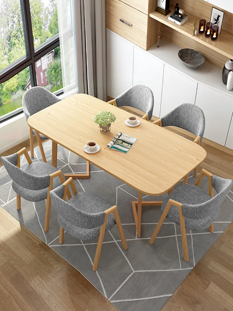 Tavolino da conferenza semplice e moderno nel riposo del negozio di riunioni, sala reception, ufficio, area ospite, tavoli e sedie