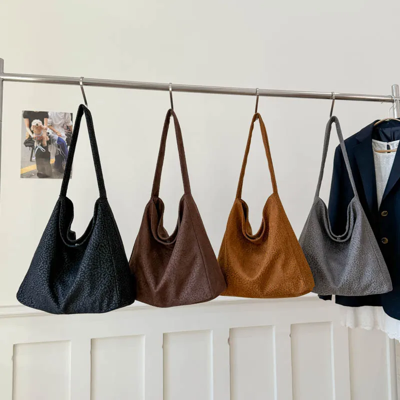 

2025 Spacious Underarm Bag, Casual Crossbody Purse for Women, Vintage Shoulder Tote, Chic Day-to-Night Bag, Textured Sling Bag