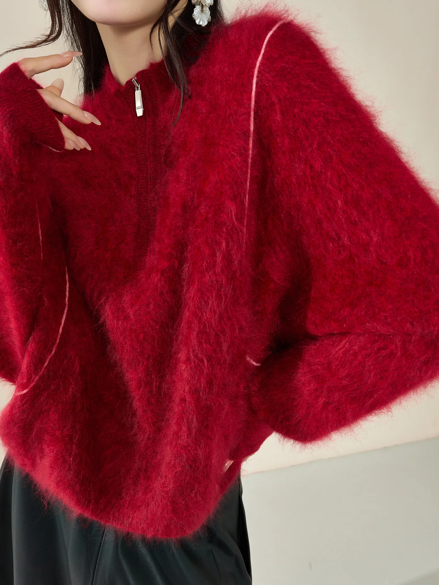 

Вязаный свитер Flowing Era с воротником-стойкой, в стиле пэчворк, красный, с эффектом высококачественного материала, для создания новогоднего настроения