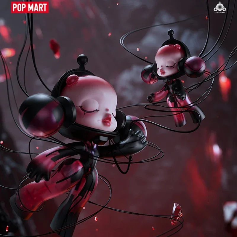 البوب مارت ميجا a SKULLPANDA 400% سلسلة كريستال أحمر صندوق أعمى أنيمي عمل الشكل تخمين حقيبة حلية التماثيل سطح المكتب دمية نموذج #1