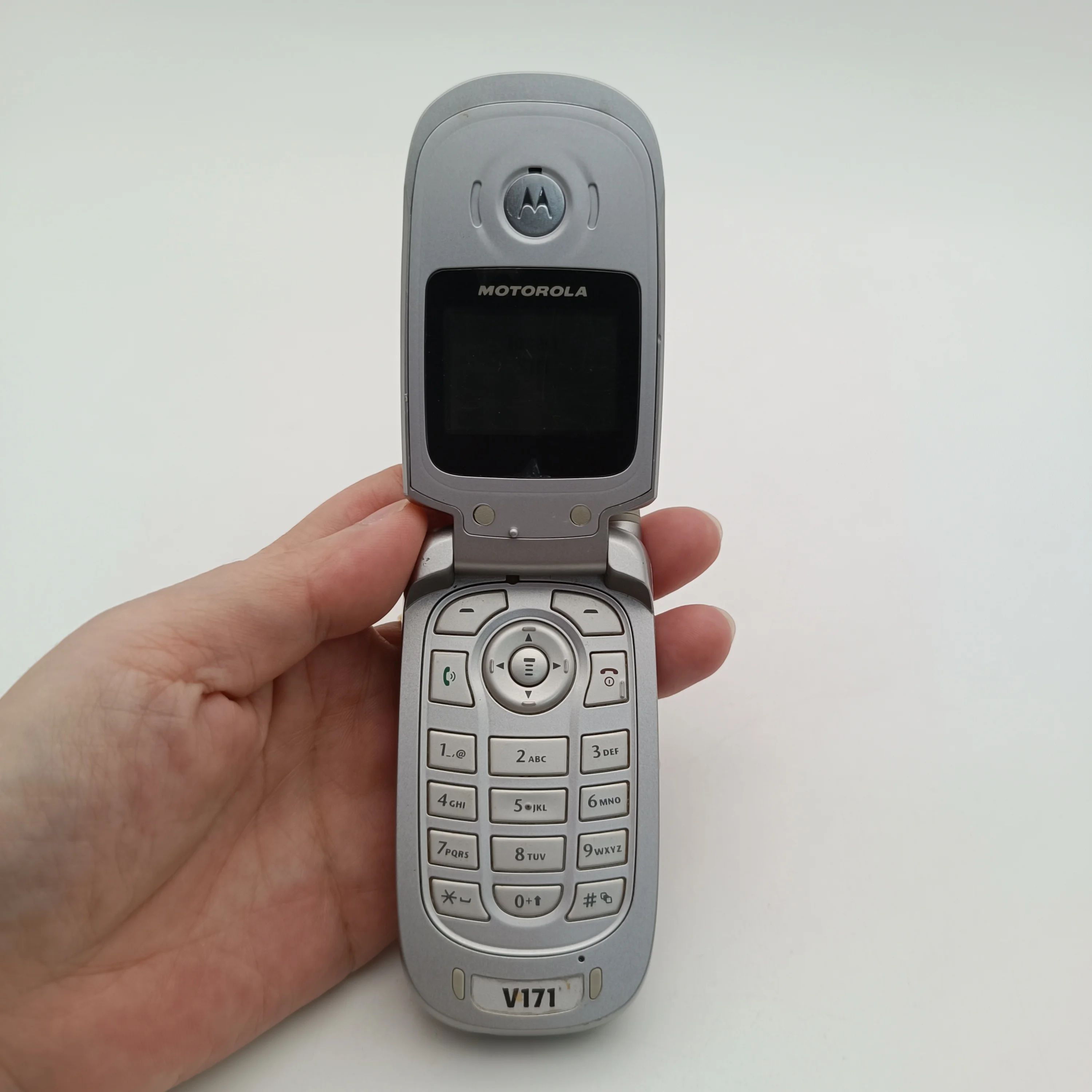 هاتف محمول أصلي مستعمل Motorola V171 غير مقفول 2G بقدرة 920 مللي أمبير في الساعة هواتف ذكية بحالة جيدة #2