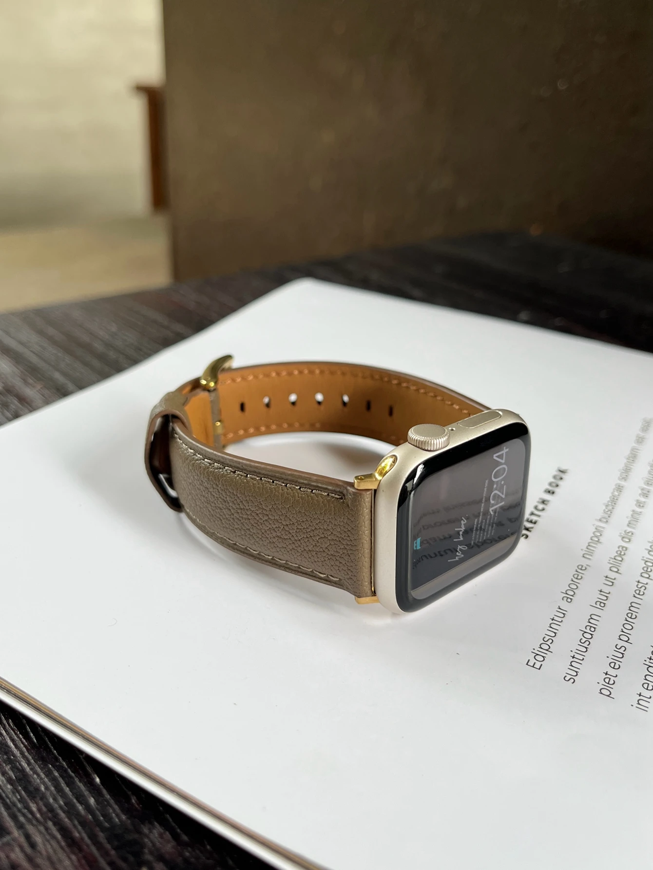 新しい革ループ Apple Watch バンド女性シリーズウルトラ 10/9/8/7/6 38 ミリメートル 40 ミリメートル 41 ミリメートル 42 ミリメートル 44 ミリメートル 45 ミリメートル 46 ミリメートルストラップ