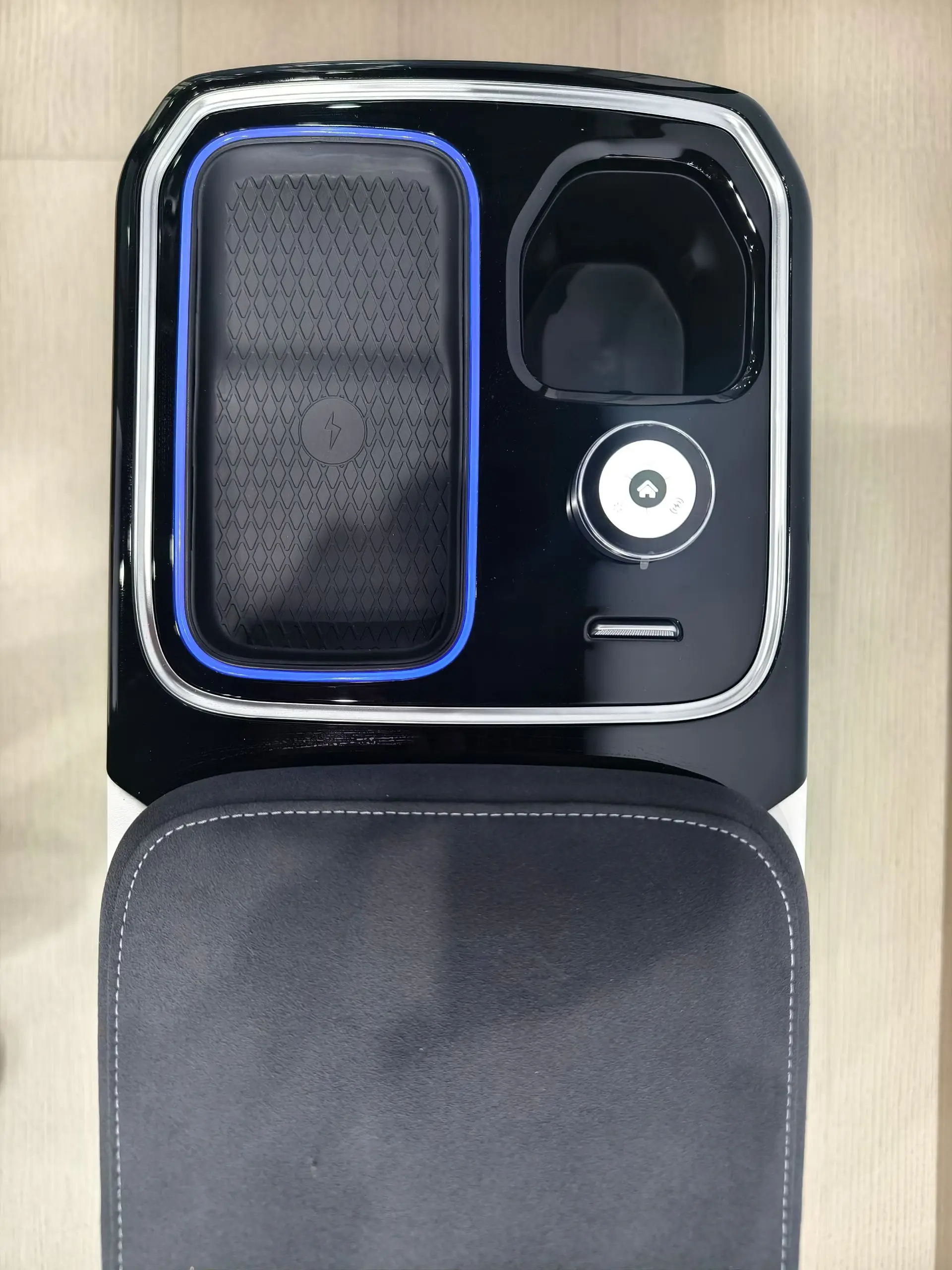 Suitable For Toyota Hiace, Alfa, Mercedes-Benz VITO, V300/V250/V260 Vehicle Modification Armrest Box