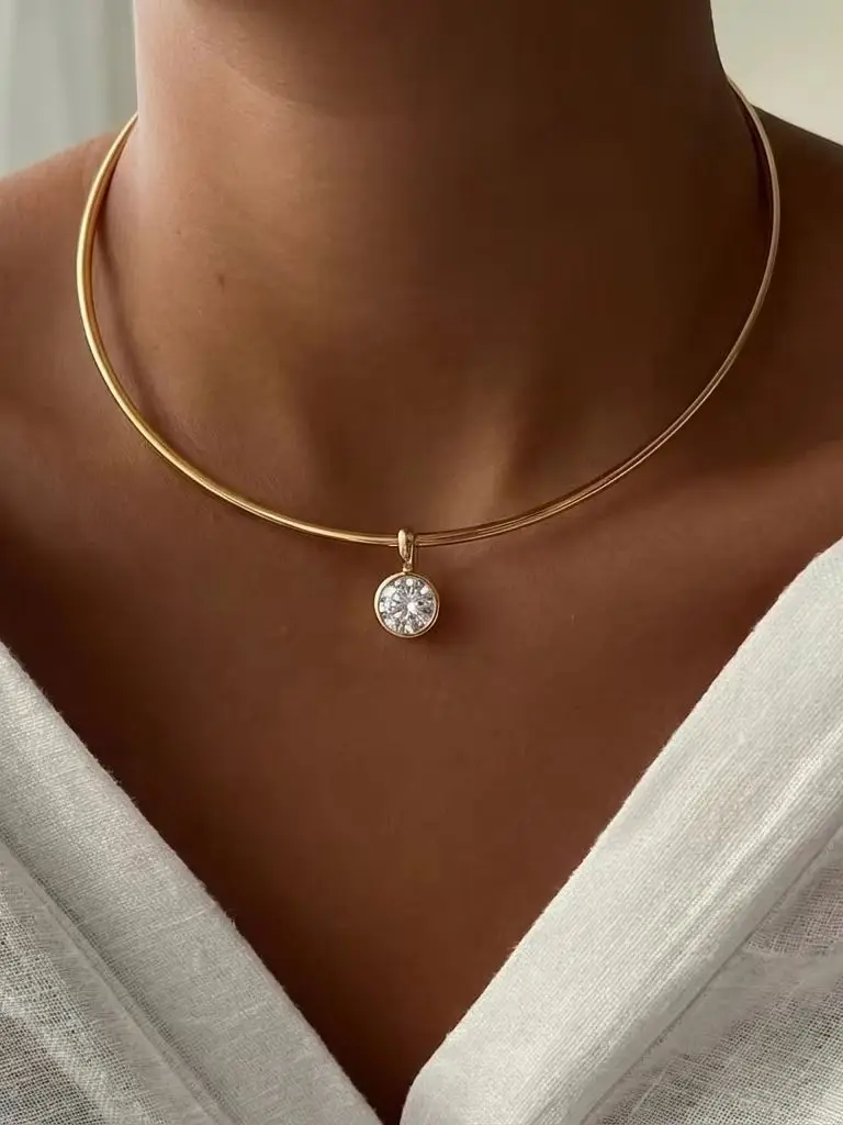 Neues Design Geometrische Glänzende Zirkon-Anhänger-Halskette für Frauen, Vergoldeter Edelstahl-Strass-Choker, Partyschmuck, Geschenke