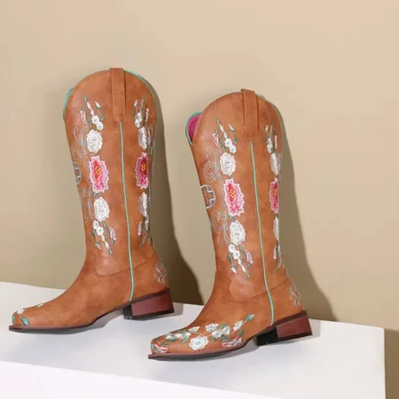 

Женские сапоги до колена в стиле вестерн, новинка 2025, тренды, зимняя обувь на танкетке с вышивкой, женские коричневые ковбойские сапоги 2024