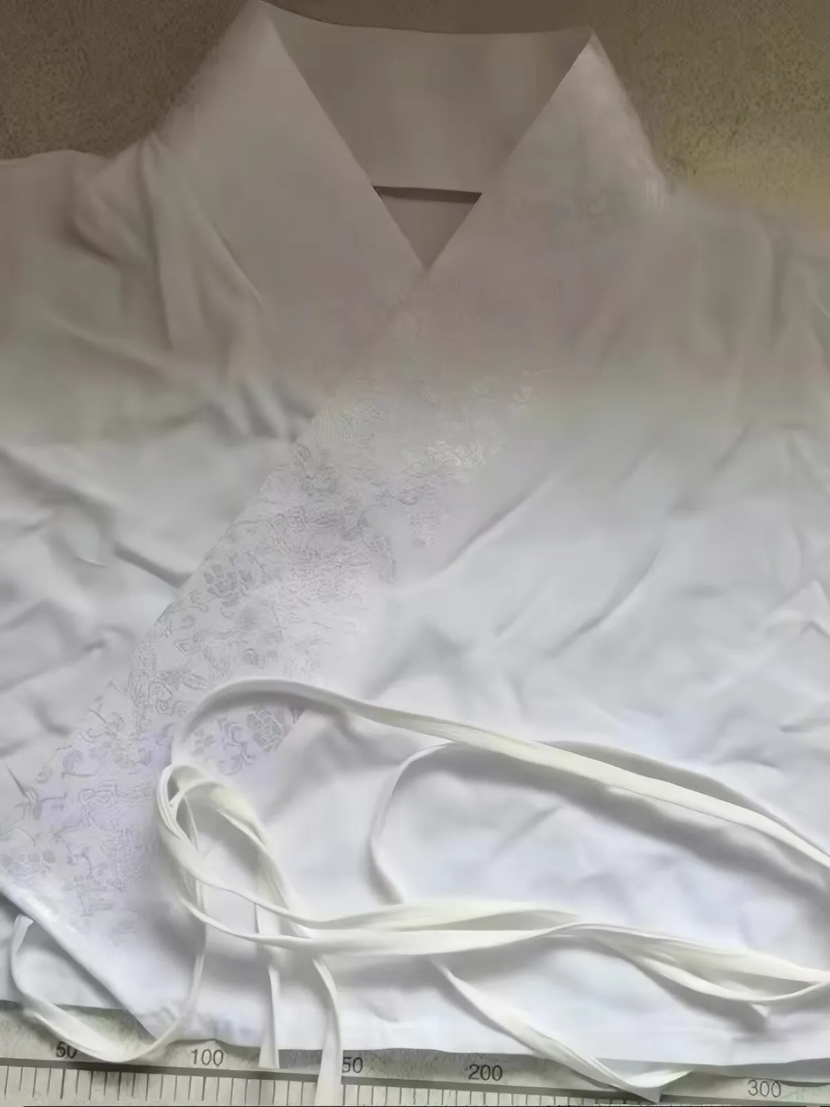 Women White Cross Collar Hanfu Undershirt Soft Lace Embroidery Inner Top Chinese Traditional Basic Layering Shirt For Ming Song