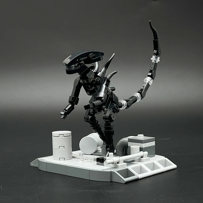 

Alien-Inspired Monster Building Block Figure Set Sci-Fi Creature Model Collection Creative Display Ornament Toy for Kid & Adults