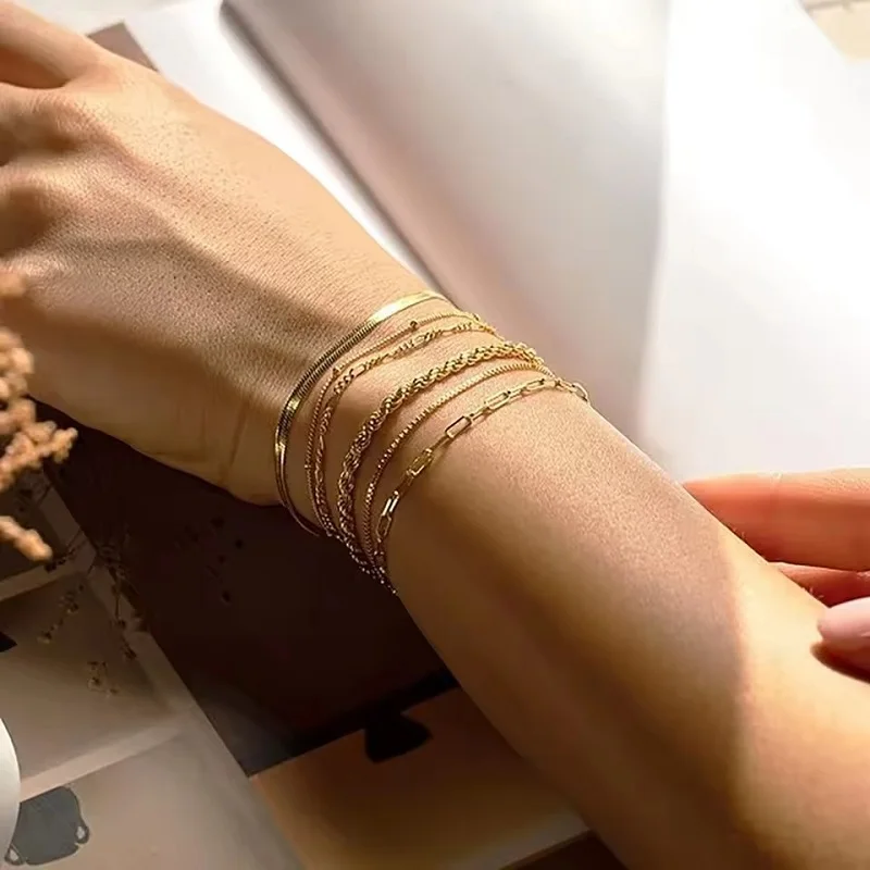 Filo d'Oro Bracciale: il Modello Perfetto per Stile ed Emozione