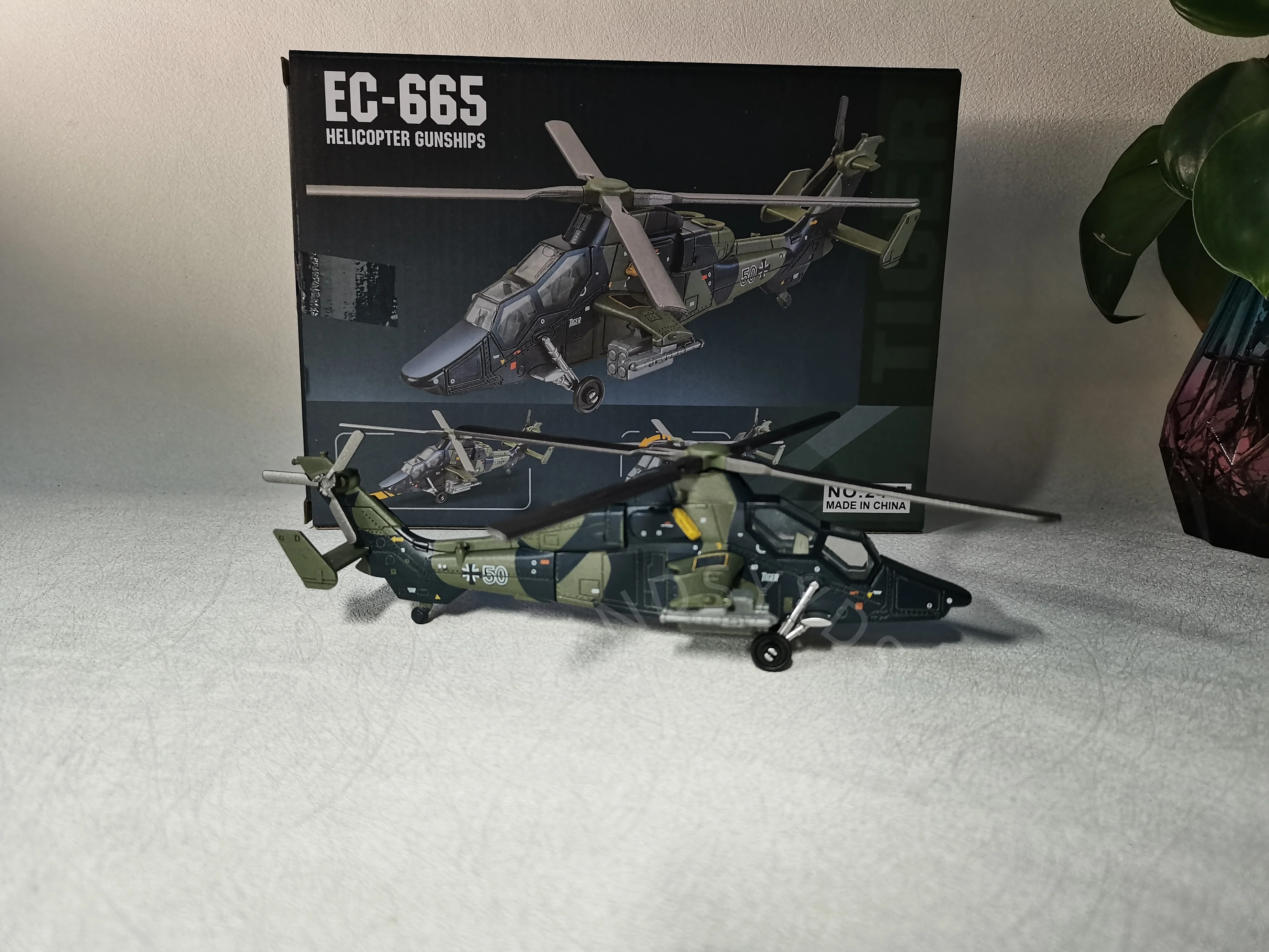 البلاستيك 1/72 الحديثة يموت الصب لعبة مقاتلة ABS نموذج EC-665 تجميعها التعليمية عرض جمع مجموعات الطائرة لبناء هدية