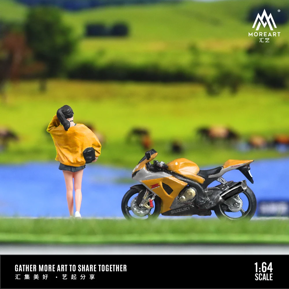 Preordine MoreArt 1/64 Suzu GSX-R1000 Classico Nero e Giallo Moto Bella Ragazza Set di Bambole Decorazioni per la Casa