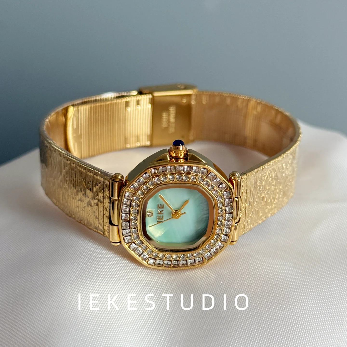 Green Fashion Exquisite Vintage Luxury High-Quality Designer Watch Metal Gold-Tone Bracelet Quartz Wristwatch Women's Gift
