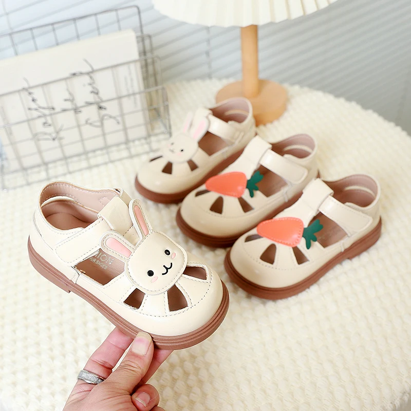 Girls Princess Casual Shoes Hollowed-out Breathable Kids Sandals with Cute Rabbit 2025 Summer New Children Beach Shoes Soft Sole
