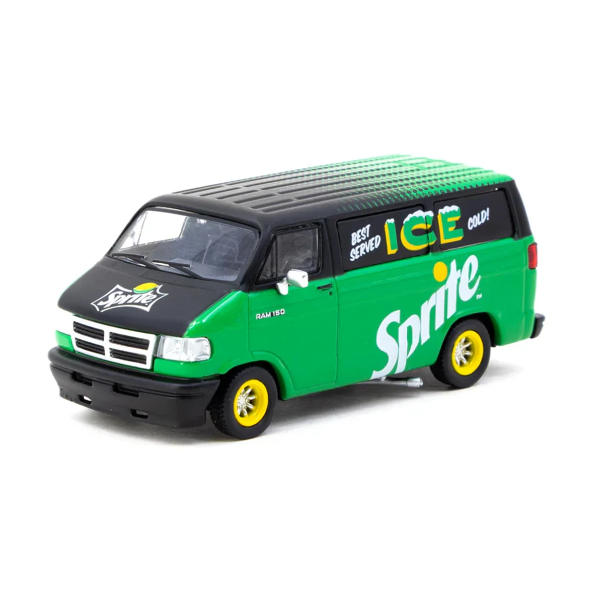 Detaillierte Vorderansicht des Tarmac Works 1:64 Dodge Ram 1500 Lieferwagens mit Getränke-Branding