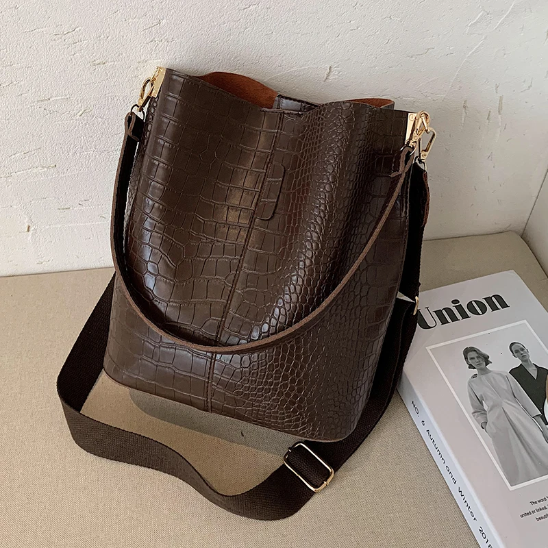 Vintage Bucket Bag 2023 Personalized Stone Pattern Buckle Large Capacity Shoulder Bag Temperament Texture Trend Crossbody Bags