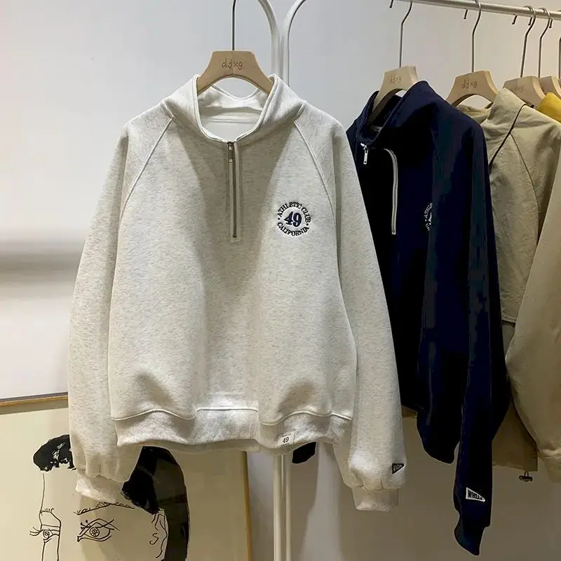 

Пуловеры с вышивкой, женские антивозрастные толстовки с воротником-стойкой на молнии, повседневные свободные плюшевые утепленные пуловеры, осенне-зимние топы