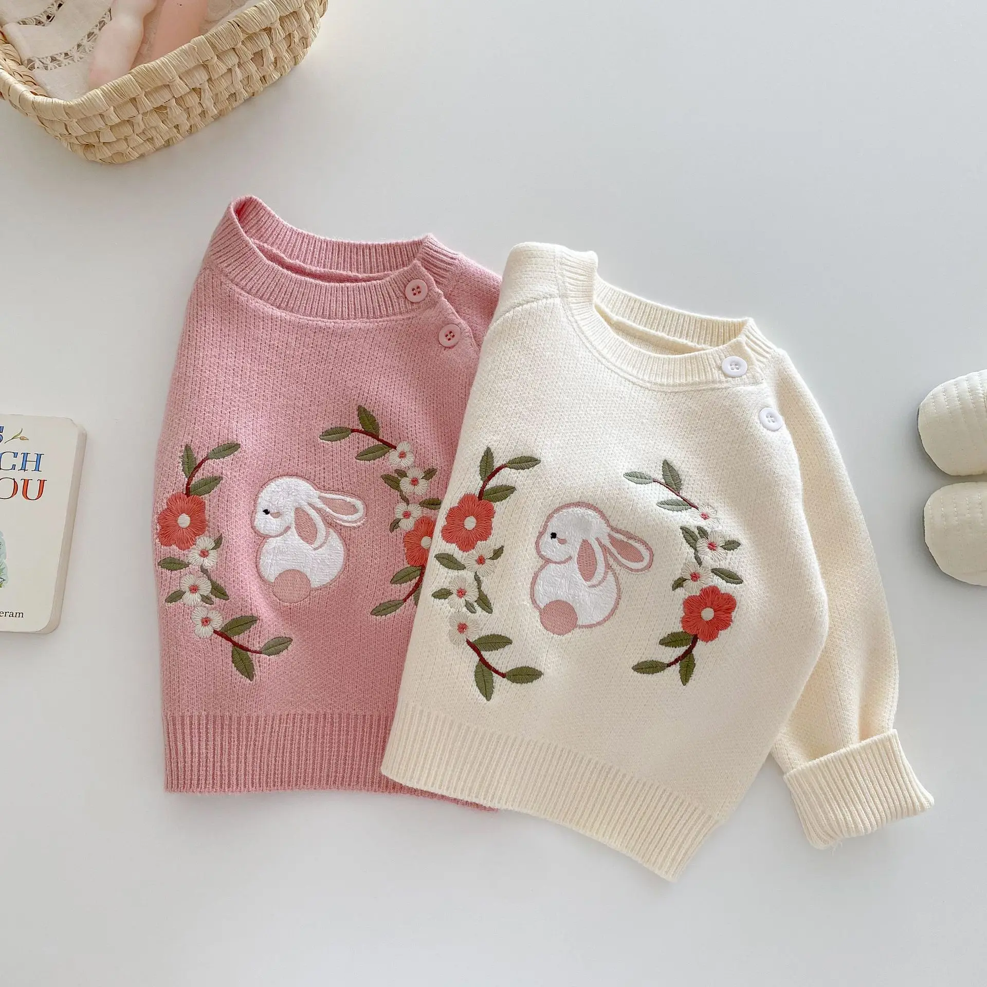 

2025 свитер с вышивкой для девочек 0-5 лет, весенне-осенняя корейская детская одежда, вязаные свитера для маленьких девочек