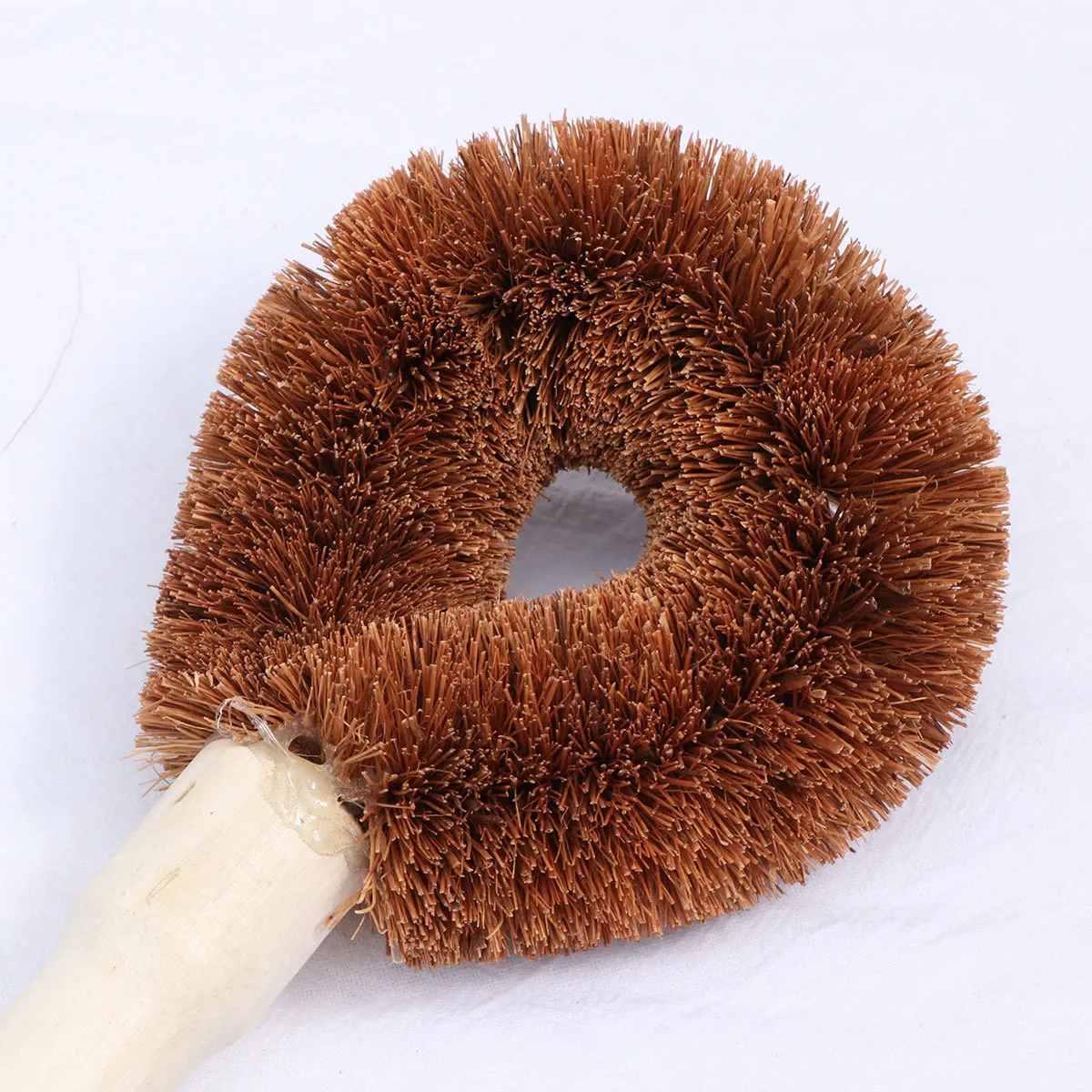 

2Pcs Pot Brush Premium Coir and Wood Kitchen Cleaning Brush for Dishes Pans Pots Non-Skid Easy Clean Cookware Tool