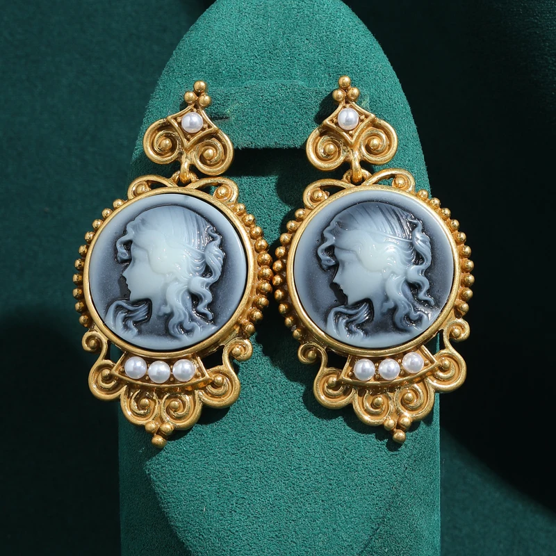 

Vintage Large Beauty Head Cameo Ladies' Earrings With Pearl Palace Drop Dangle Jewelry Antique Gold Color Luxury Accessories
