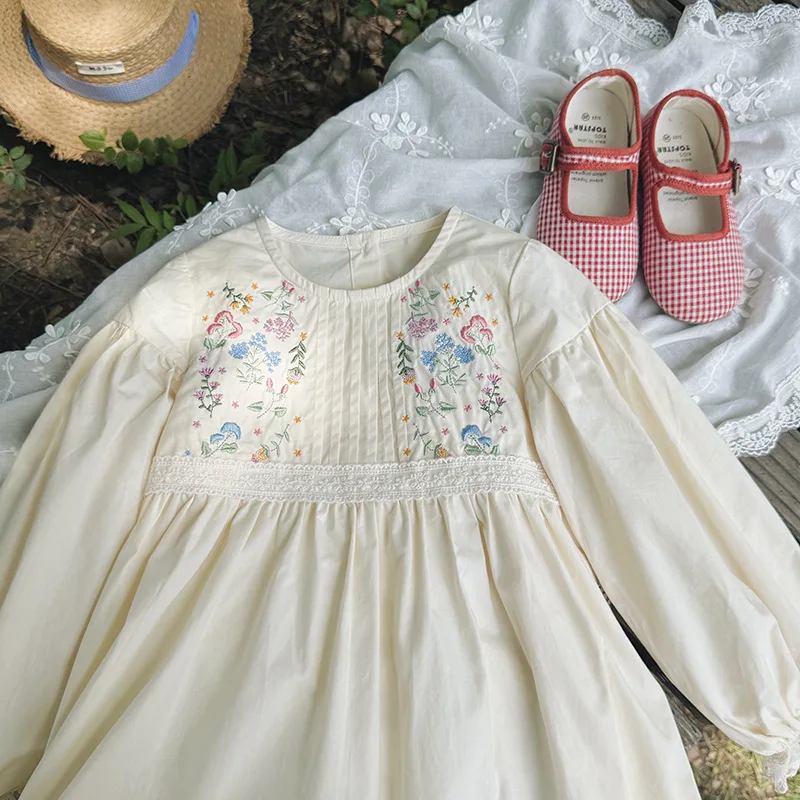 

Forest Style Retro Floral Embroidered Girl's Dress2025Autumn Lace Long Sleeve Sweet Children's Princess Dress