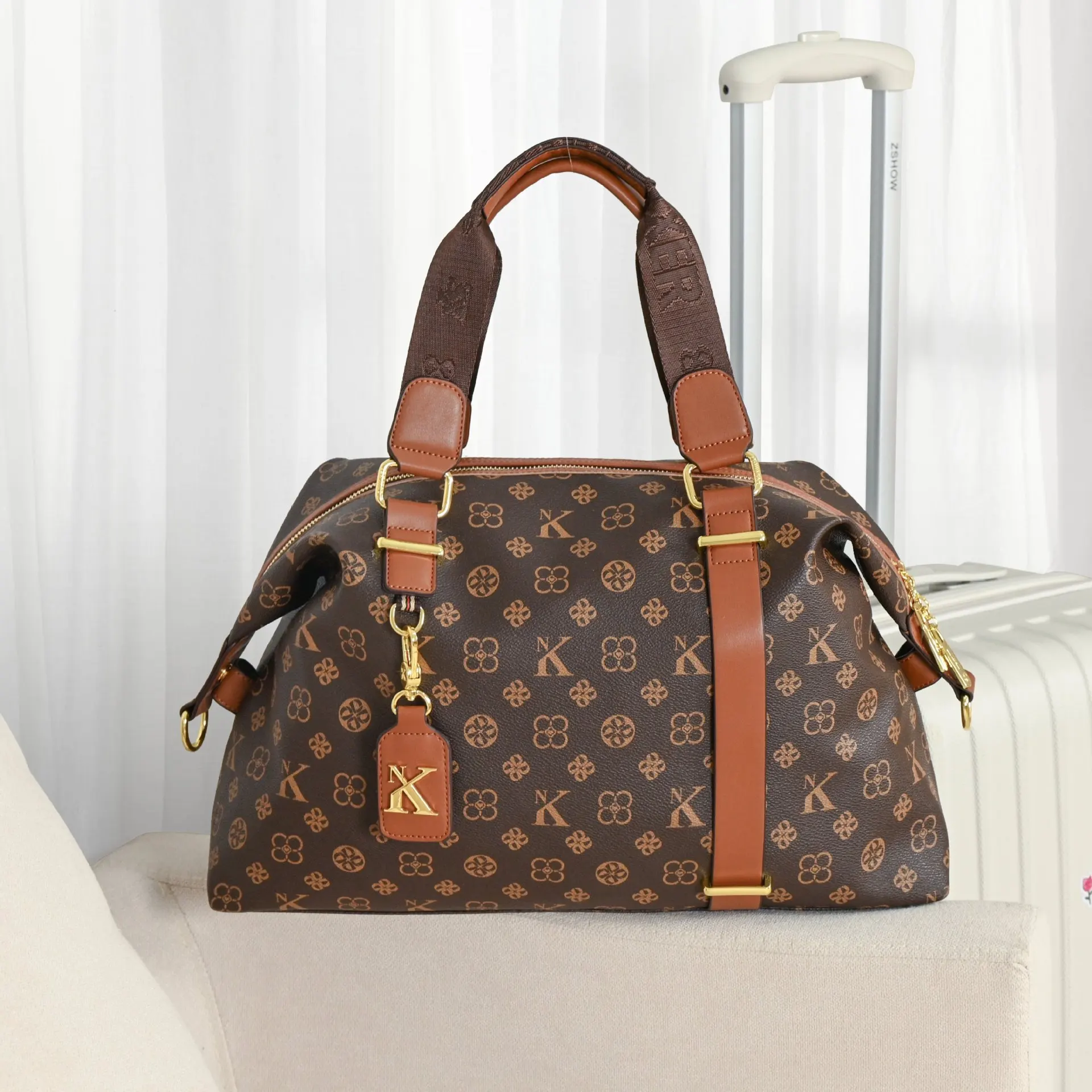 

Famous Designer Women's Tote Bag Genuine Leather Material Shoulder Strap Classic Elegant Handbag Fashionable For Daily Ladies