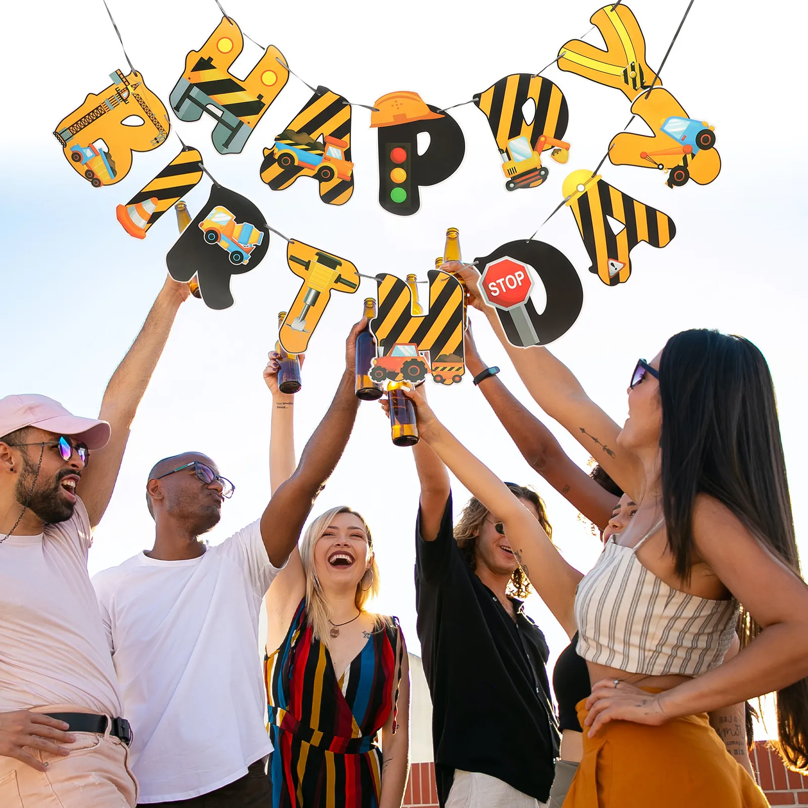 1 Ensemble de guirlande de décoration de fête d'anniversaire sur le thème des engins de construction (Excavatrice, Camion benne, Bulldozer, Casque de chantier) en papier