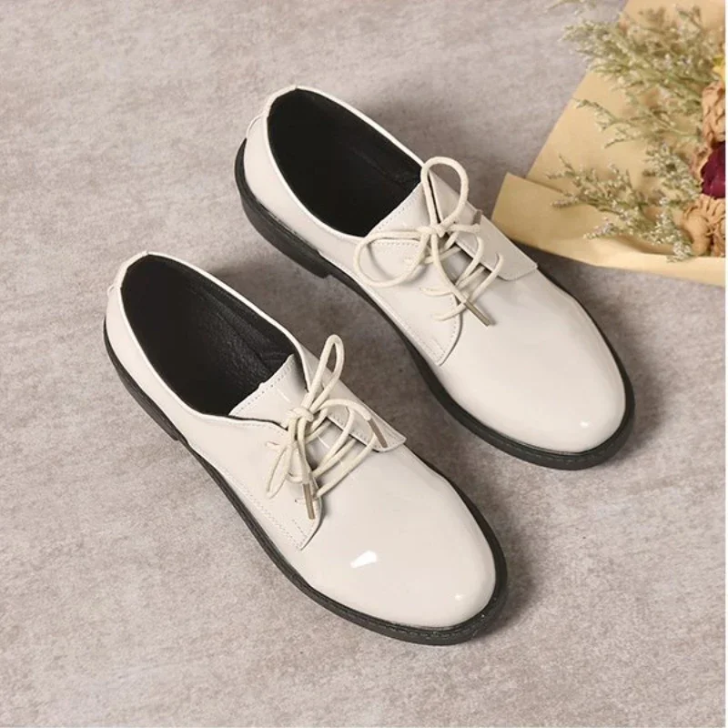 2024 New Fashion Black Leather Shoes Women\'s Lace up Low Heel Shoes Plus Size Flat Shoes