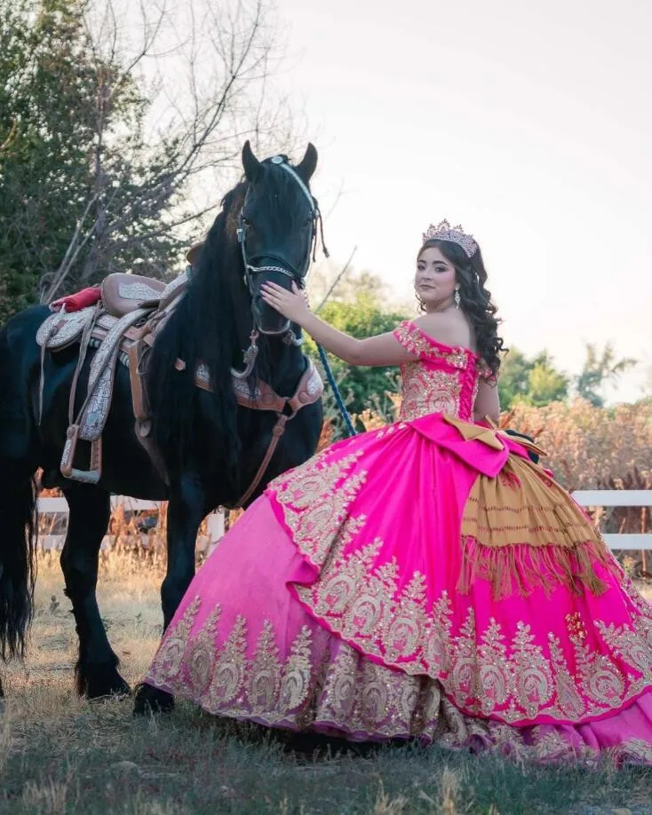 pink horses quince dresses XV Arlene Photographer: @jmphotographyphx MUA: @fany_garaymakeup Dress: @victoriasxv Horse: @ranchogarcias #quinceanera #quince #quinceaera #trendingreels #quinceaos #azquince #pinkdress #quinceaerasphotography #quincedress #quincemakeup
