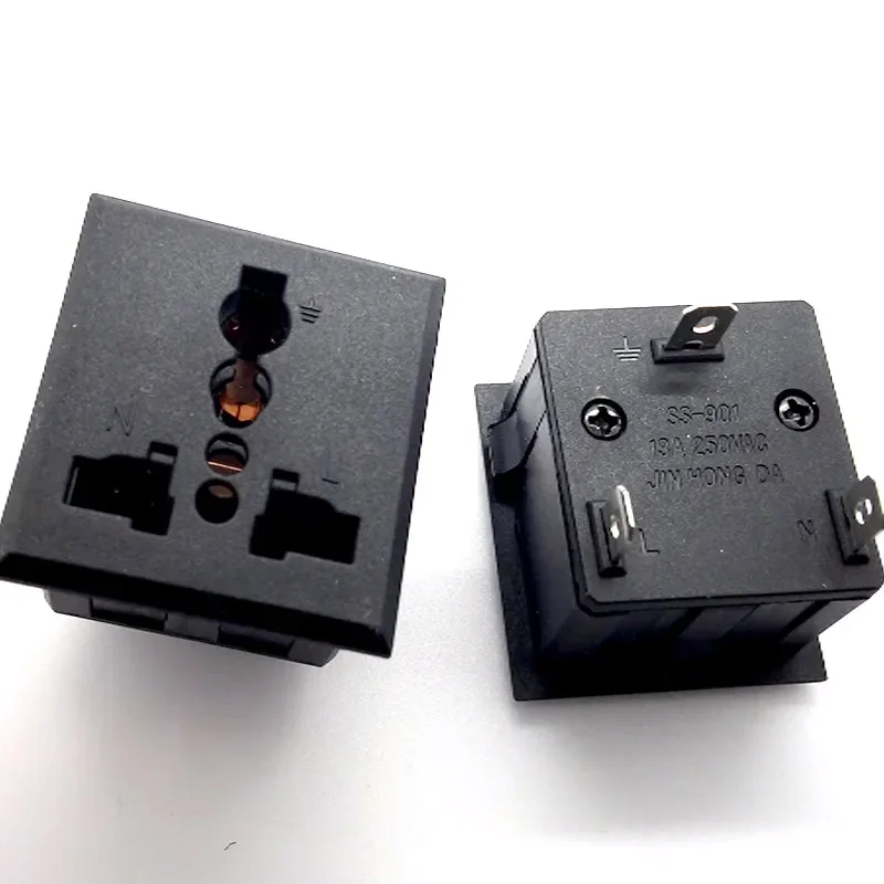 مقبس الطاقة الصناعية AC قواعد أوروبية بريطانية أمريكية إيطاليا، سويسرا، منفذ خزائن شاشات pdu مع مخرج