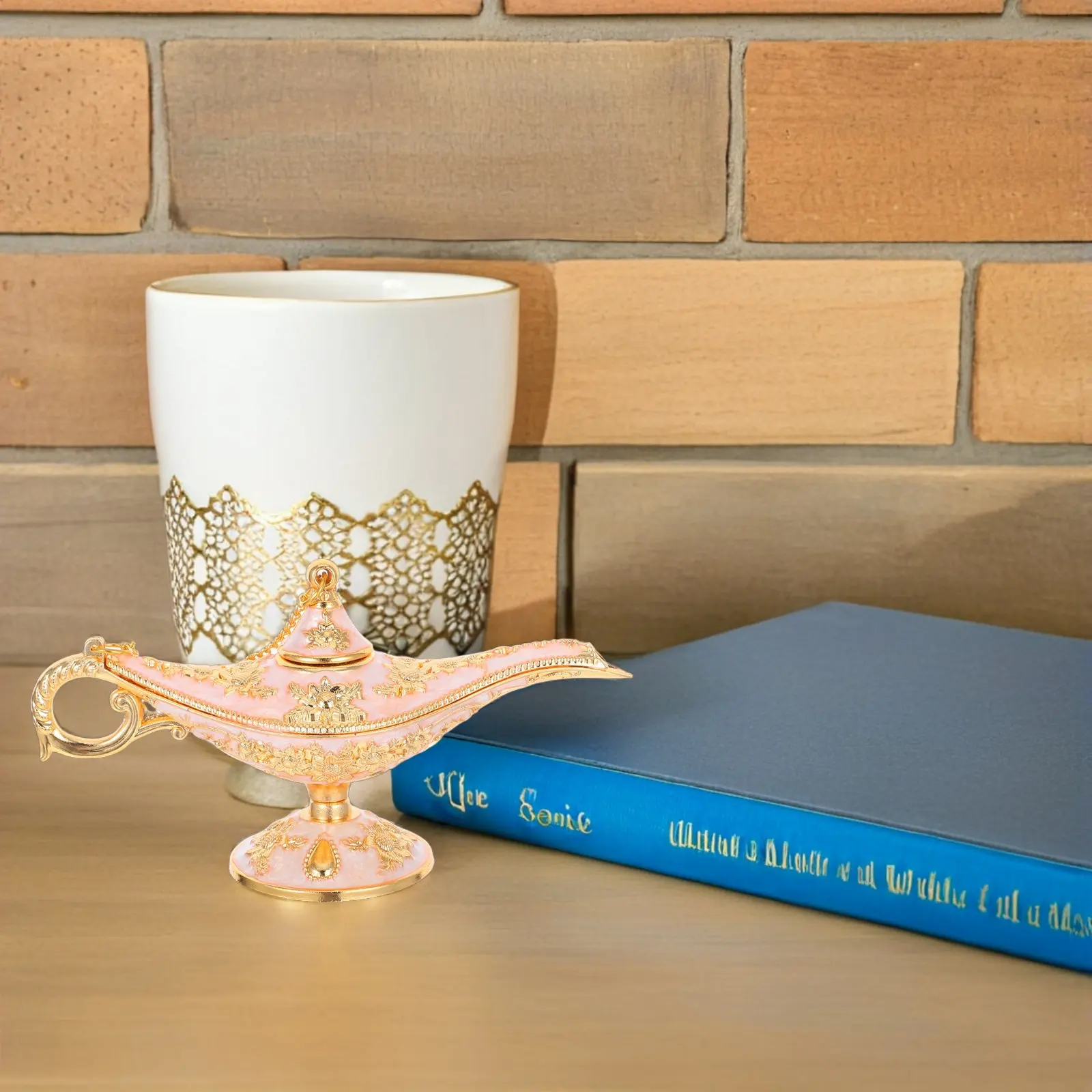 luminaria-vintage-decorativa-com-padroes-florais-intrincados-estilo-europeu-artesanato-elegante-peca-central-para-casa-e-escritorio