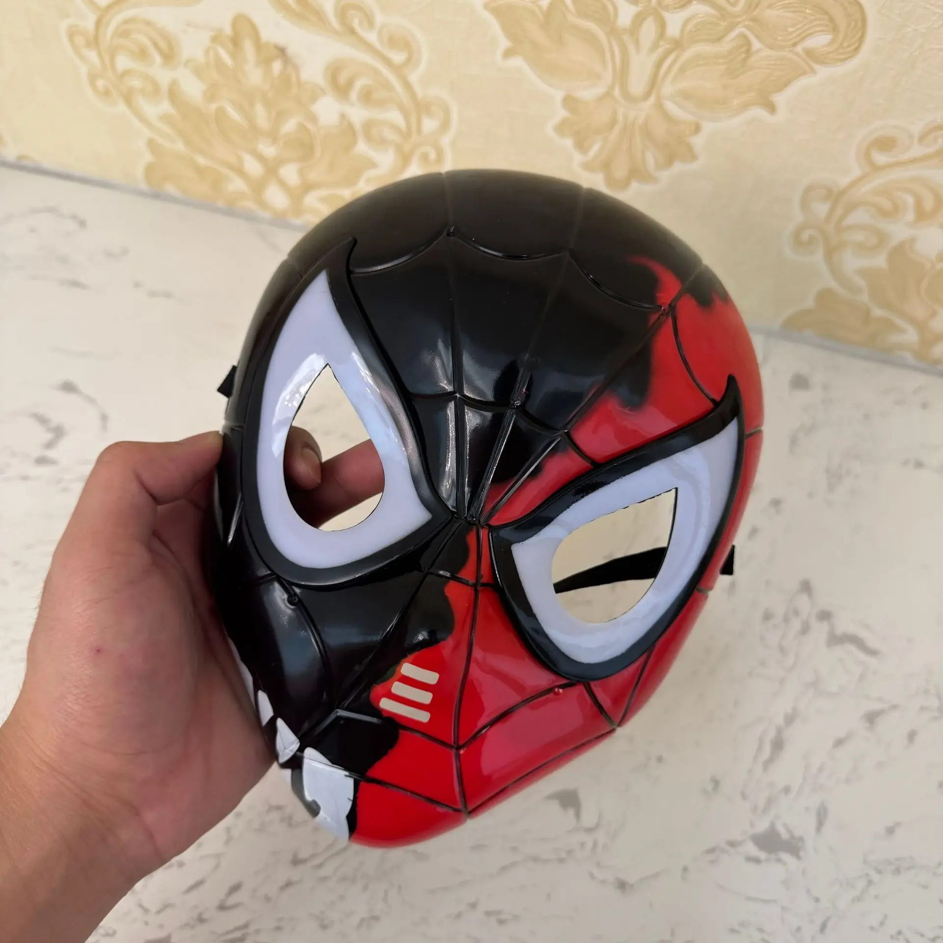 Disney Anime Venom Spider-man LED Light Mask Cool Cartoon Iron Man Spider-man Costume Party Stage Performance Prop Children Gift