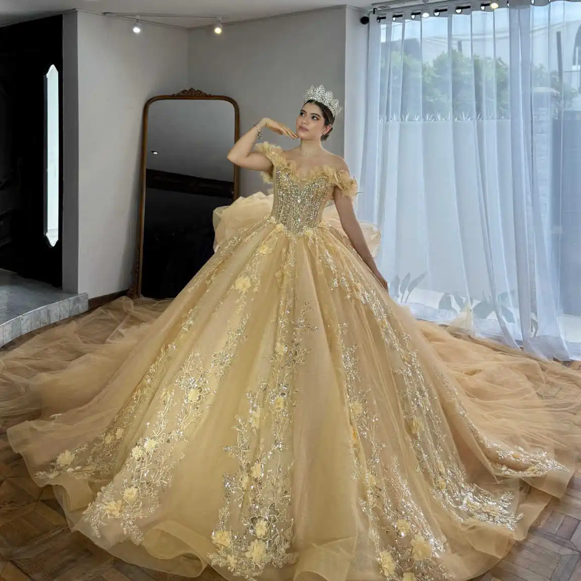 Yellow Stunning Ball Gown Wedding Dress Lace Strapless Bridal Gowns Floor-Length Plus Size Vestidos De Novia Colour Customized