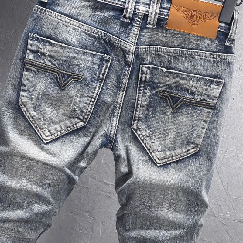 Modische neue hochwertige Jeans mit kratzfester, elastischer und schmaler Passform, gewaschen mit nostalgischem Wasser, gewaschen mit Blau, Herrenjeans
