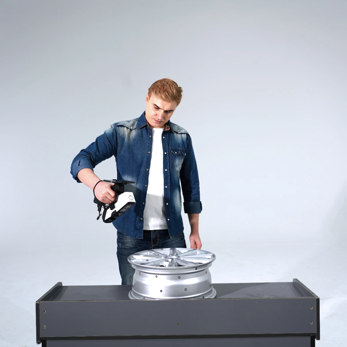 3DeVOK MQ Portable 3D Scanner With 22-Line Infrared Laser & Large-Format Dual-Light Source Speckle Technology