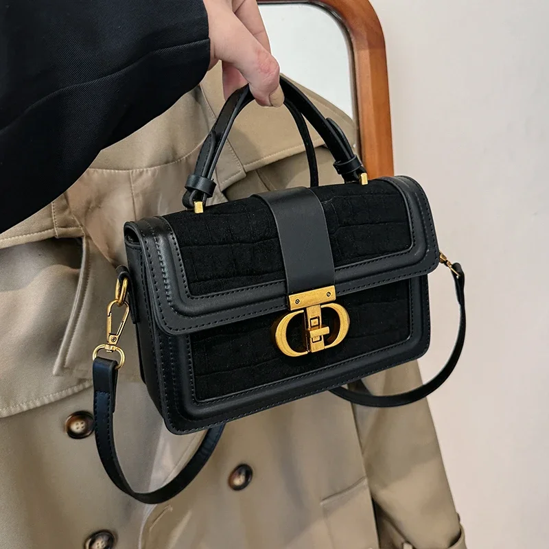 

Premium Minimalist Simple Crossbody Bag For Casual Women Leisure With Solid Color And Large Capacity Tote