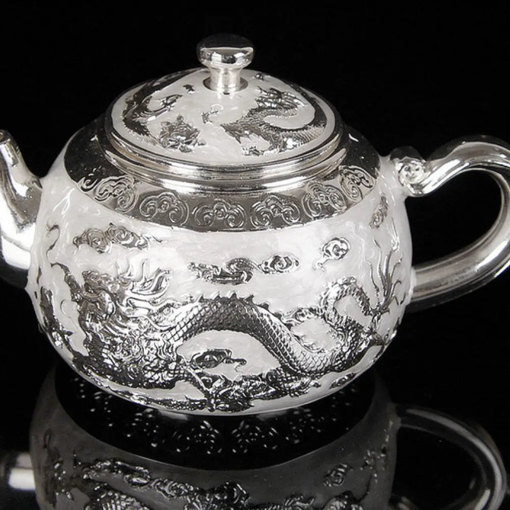 Decorative Chinese Style Wine Serving Set Metal Wine Pot Tray Cups Retro Embossed Pattern Gift Box For Burronwood